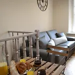 Duplex Au Coeur Du Vieil 3 Pers Antibes