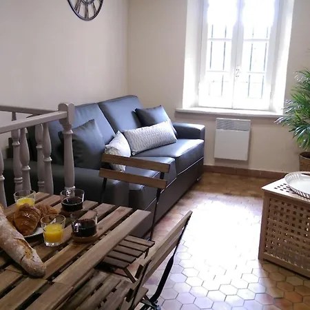 Lovely In Old Town Of 3 Pers