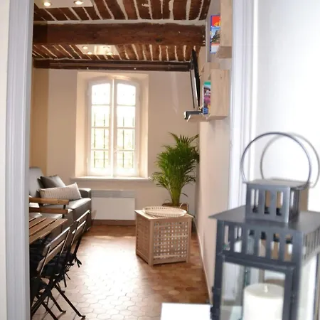 Lovely In Old Town Of 3 Pers * Antibes