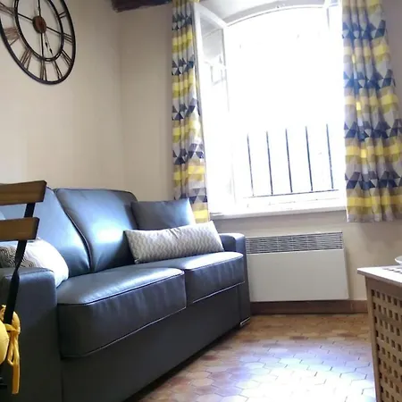 Lovely In Old Town Of 3 Pers *